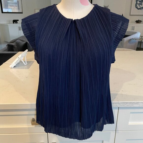 Maje Luxury Lined Pleat Flutter Slv Round Neck Top Navy Sz 2/M US no fabric tag - Picture 8 of 8